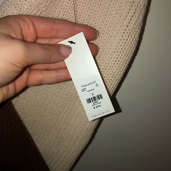 NWT Francesca’s Madilyn Colorblock Surplice Sweater Tank - Picture 5 of 7